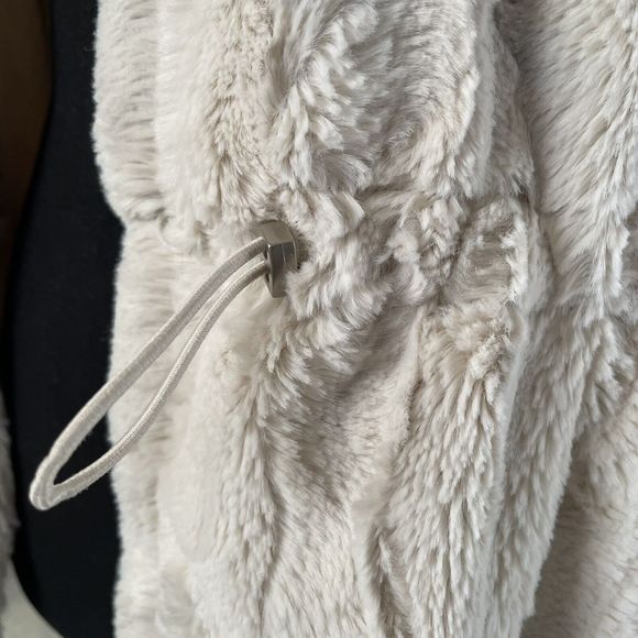 Altar'd State Vest Faux Fur With Extended Lace Hem Adjustable Waist Women’s L - Picture 7 of 12